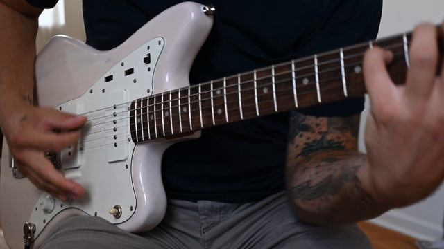 Quick Sound : Super Squier Black Bobbin Makeover смотреть онлайн