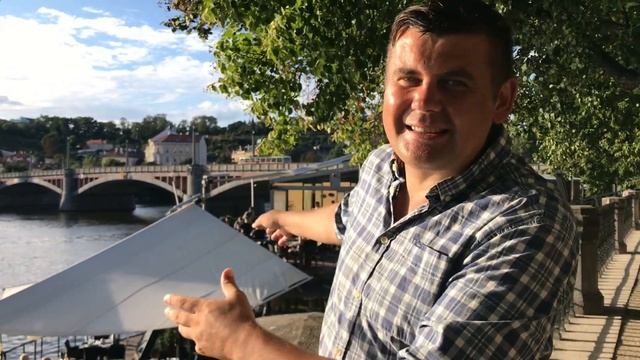 Прага. Пивная набережная реки Влтава. Карлов мост, Наплавка, а так же корабль на котором варят пив смотреть онлайн