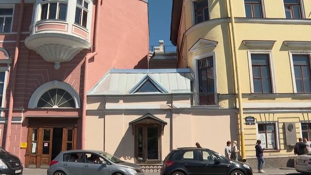 Как из входа в церковь, где молился царь, сделали кафе. Самый маленький дом СПб | Другой Петербург смотреть онлайн
