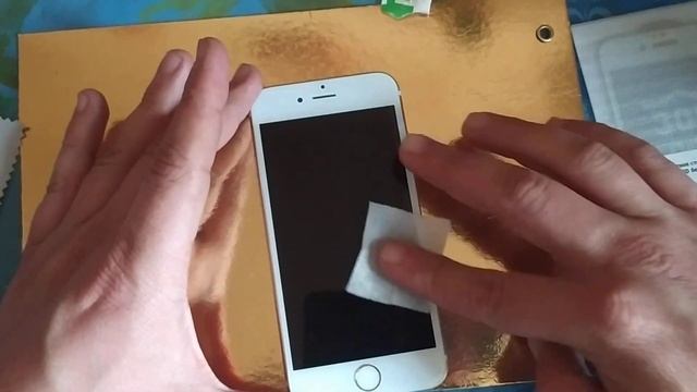 Клею защитное стекло на Iphone 6s смотреть онлайн