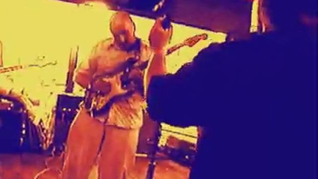 Mick Grad plays with Neil Chapman Band, Aug 2004 смотреть онлайн