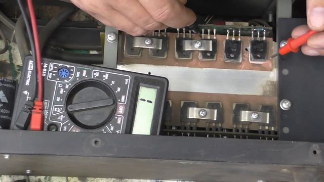 Сварочный полуавтомат AuroraPRO OVERMAN 180. Уходит в защиту при нажатии на курок. Ремонт. смотреть онлайн