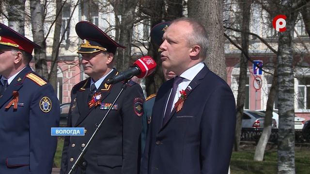 На площади Революции в областной столице состоялся первый школьный парад Победы смотреть онлайн