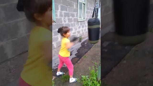 Прикольные тренировки от Жасмин смотреть онлайн