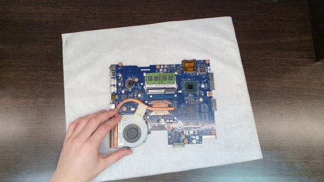 Dell 3521 греется ноутбук. как разобрать. как почистить. выключается ноутбук.
гріється ноутбук. смотреть онлайн