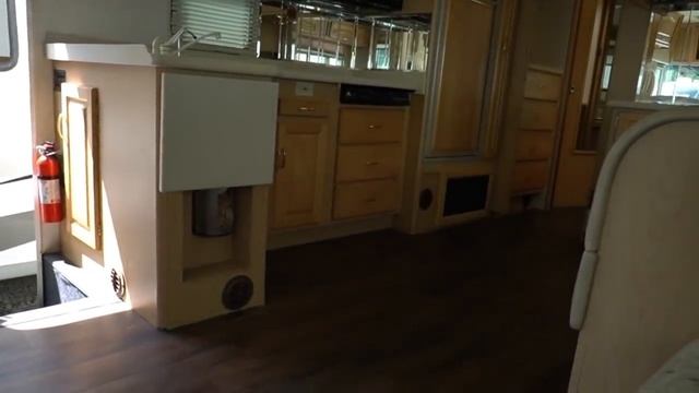 SOLD! 2002 National Dolphin LX 6335 Class A , 2 Slides , Low Miles, Duraframe! $29,900