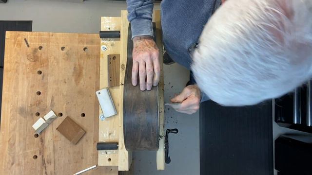 The Acoustic Guitar Armrest gets carved смотреть онлайн