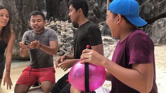 FUN GAME AT THE BEACH! смотреть онлайн