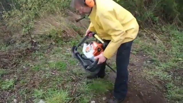 Stihl Soil Loosening Earth Auger Demo смотреть онлайн