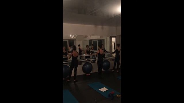 Батман тандю. Станок. смотреть онлайн