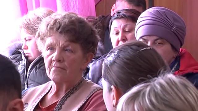 В п.Новохайский прошел сход граждан на котором присутствовали руководители администрации района. смотреть онлайн