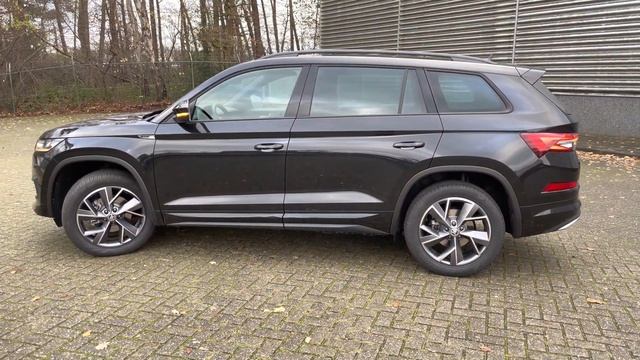 Skoda NEW Kodiaq 2022 Sportline in 4K Black Magic Metal 19 inch Triglav Walk around & detail inside смотреть онлайн
