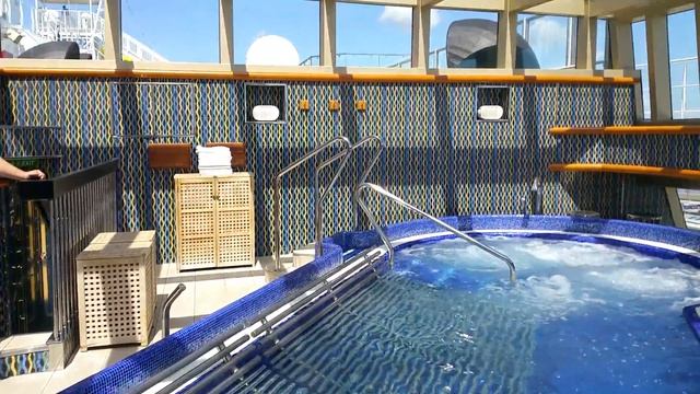 Carnival Magic Thelassotherapy Pool смотреть онлайн