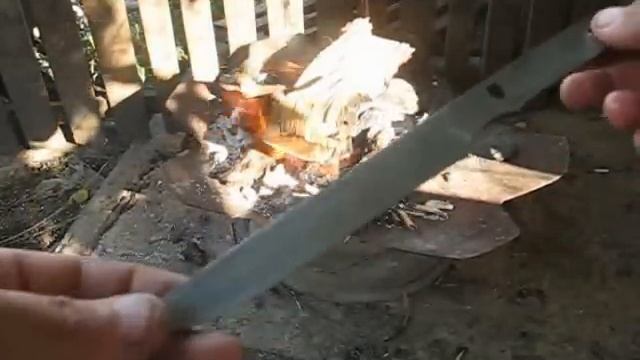 Ковка ножа из рессоры своими руками в домашних условиях Forging a knife from spring смотреть онлайн