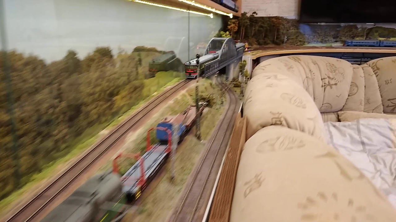 ЭР2 б/н смотреть онлайн