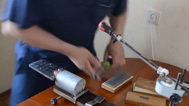 Точилка для ножей с поворотным устройством своими руками смотреть онлайн