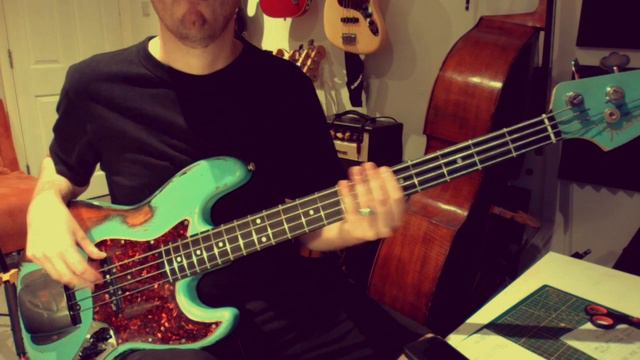 Relics by DG Seafoam over Sunburst Heavy Relic Jazz Bass, Fender Logo, Aguilar Pickup, East J-Retro смотреть онлайн