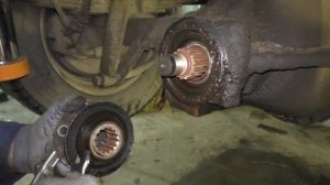 #49 Замена сальника хвостовика моста на Iveco Dayli (Ивеко Дейли) в Мытищах (Московская область)