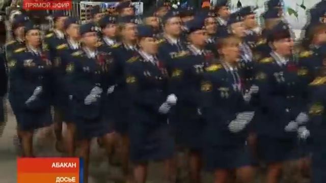 В Абакане на параде Победы "Золушка в погонах" потеряла туфель, но шаг не сбила смотреть онлайн