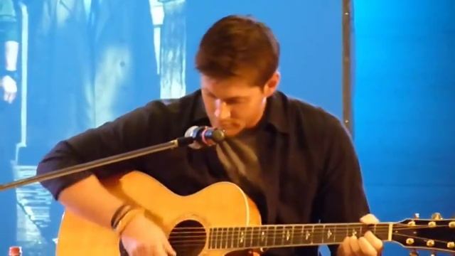 Дженсен Эклс (Jensen Ackles) Supernatural поёт под гитару