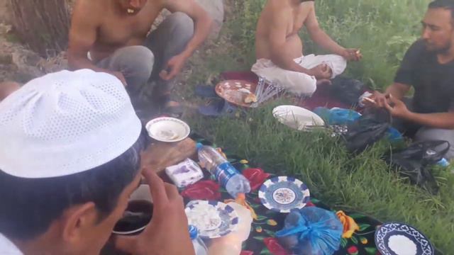 ОТЛИЧНЫЙ ОТДЫХ С ДРУЗЬЯМИ НА ПРИРОДЕ И . Жарим ШАШЛЫК 🍖🥩 смотреть онлайн