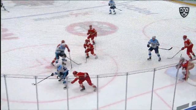 Murphy uses weird ricochet to score смотреть онлайн