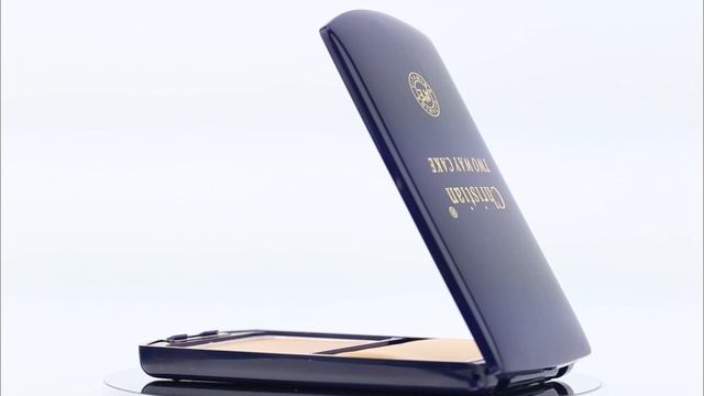 Крем-пудра для лица Christian DM-102B