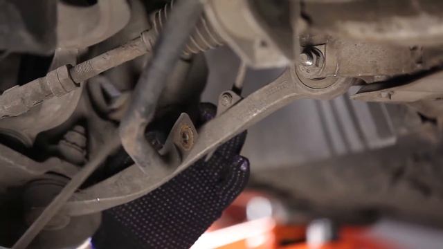 Как да сменим предна стойка на стабилизатор на BMW 5 E60 [ИНСТРУКЦИЯ] смотреть онлайн