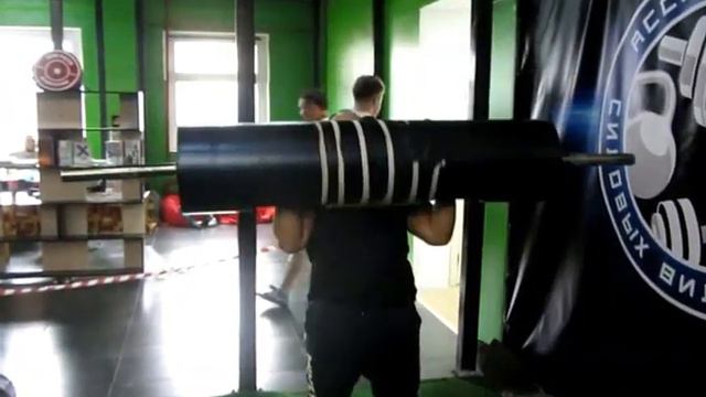 Бревно 60кг-взятие в стойку/жим×13 за 60 секунд.60kg log-clean and press×13 within 60secs смотреть онлайн
