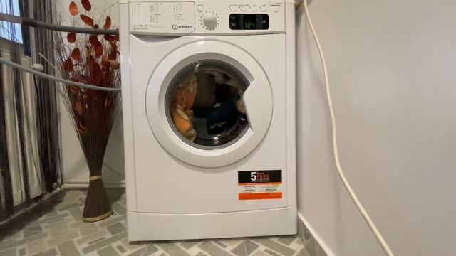 Washing Machine Indesit Iwsne61253:load,program,detergent,start(part1)