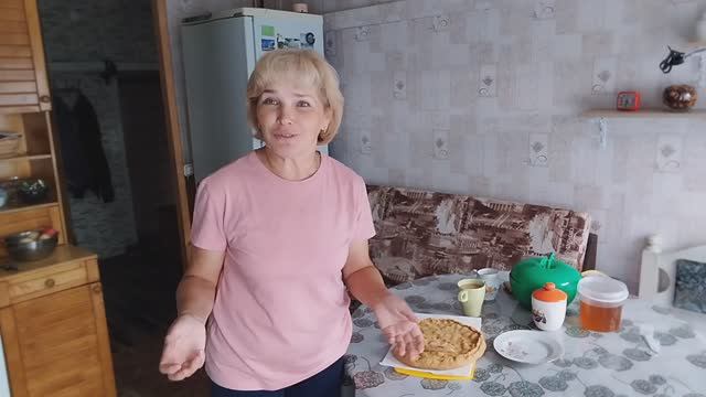 Жизнь в Деревне/Пирог с Яблоками/Тесто на Кефире без яиц/ смотреть онлайн