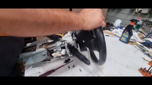 How to remove the Steering wheel airbag and steering wheel from a Peugeot 4007