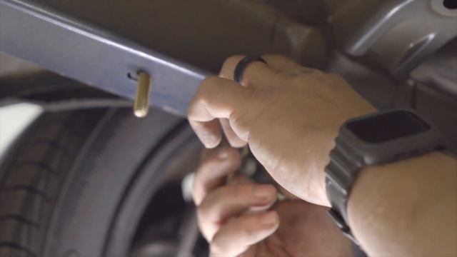 2019 Nissan Leaf | U-Haul Trailer Hitch Installation смотреть онлайн