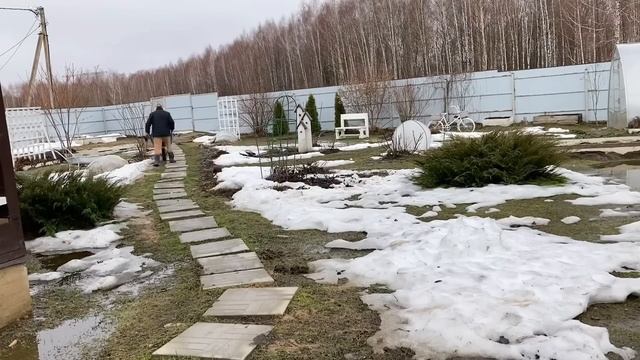 Жизнь на даче: Первые работы в саду. Грибы пошли: Красная Шапочка эльфа. смотреть онлайн
