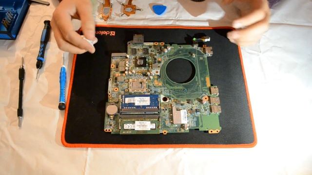 Разборка сборка и чистка HP Pavilion 15-p110nr (Cleaning and Disassemble HP Pavilion 15-p110nr) смотреть онлайн
