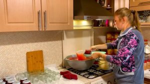 КАК ЖИВУТ НАСТОЯЩИЕ ЛЮДИ В ДЕРЕВНЕ? ЗАРАБАТЫВАЮТ САМИ! ДИАНА СТРОГАЯ НАУЧИТ