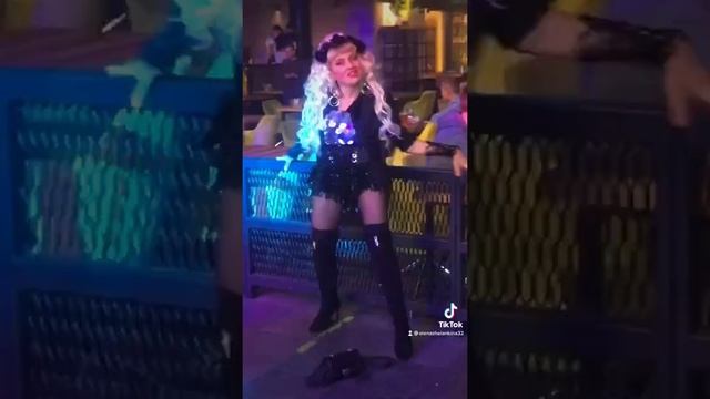 Город Брянск. Бежица. Дискотека в пивном ресторане «ФАБРИКА». Первое воскресенье сентября - 2021!? смотреть онлайн