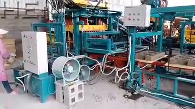 Автоматический бетонный кирпичный завод.Из Китай. HENGYI-MACHINE смотреть онлайн
