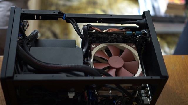 SILVERSTONE SUGO SG08 MINI ITX BUILD смотреть онлайн