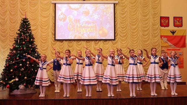 Вокальный ансамбль "Карамельки" МБОУ Лицей 6. Песня "Снег идёт" Е. Плотниковой. смотреть онлайн