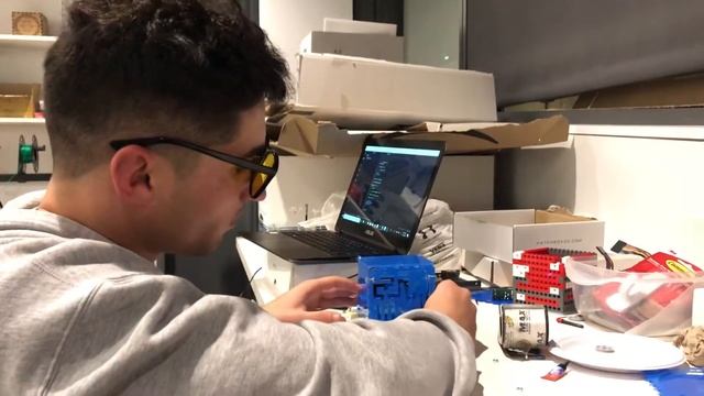 Maze Box Part 2: Button Press and Servo Rotation смотреть онлайн