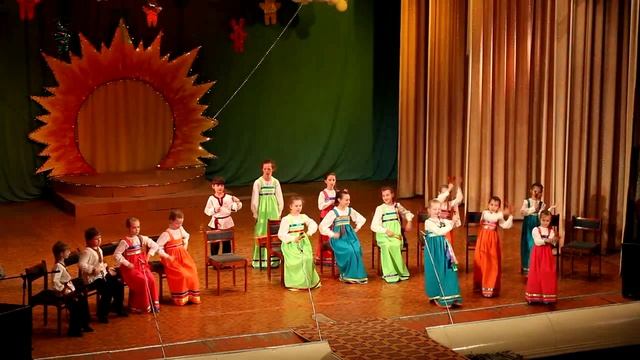 ансамбль ложкарей "Многие лета" Весёлая кадриль 2011.12.18. смотреть онлайн