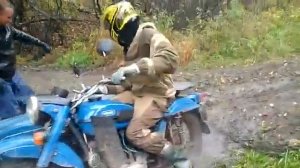 Мотоцикл Урал покатушки по лесу , Днепр карбюраторы пз30 Урал