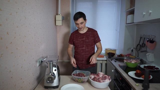 Обзор мясорубки Moulinex HV8 || Тест на производительность смотреть онлайн