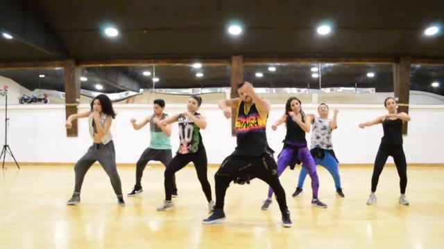 Palo bombo - Chacal y Yakarta / ZUMBA смотреть онлайн