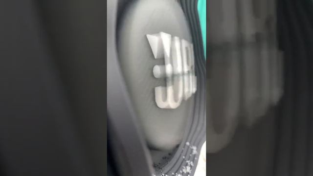 JBL BOOMBOX 2 (зимняя версия)? смотреть онлайн