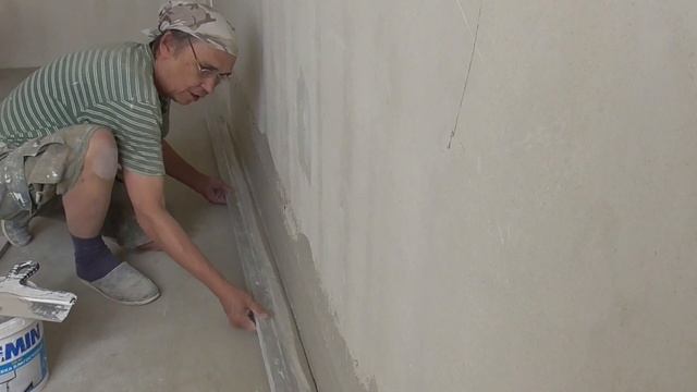 Выравнивание штукатурки стен после застройщика . ЖК Красный Аксай. смотреть онлайн