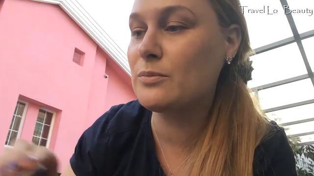 Золотой и красный для нежного образа? О, да, детка! смотреть онлайн