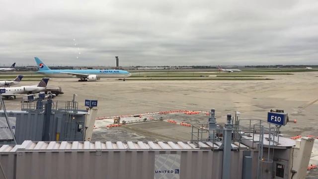 A very quick look at a United Club Lounge at O'Hare смотреть онлайн