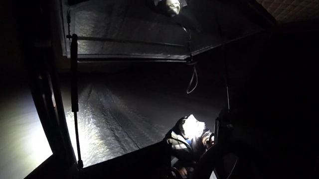 Вездеход ..Ветер.. спасает снегоходы из западни.. смотреть онлайн